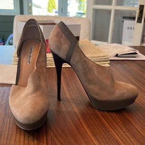 Charles david suede heels size 6.5